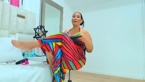 Snapshot of sara_bigass__ chatting on 7, 6, 2026 sara online show from 7, 6, 2026