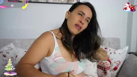 Snapshot of sara_charmy chatting on 16, 12, 2025 online show from 16, 12, 2025