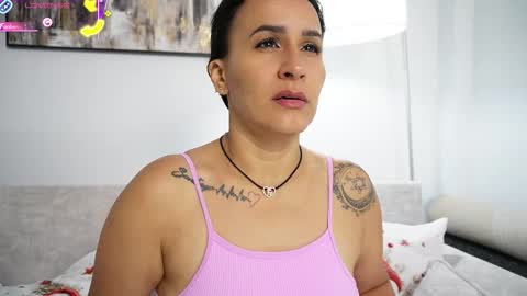 Snapshot of sara_charmy chatting on 6, 1, 2026 online show from 6, 1, 2026