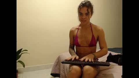 Snapshot of sara_johnson__ chatting on 27, 2, 2025 sara_johnson__ online show from 27, 2, 2025