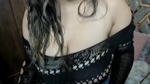 sarah  LIZCANO....... online show from 23, 4, 2026