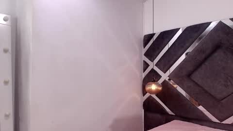 sara_lopee1 online show from 25, 9, 2025