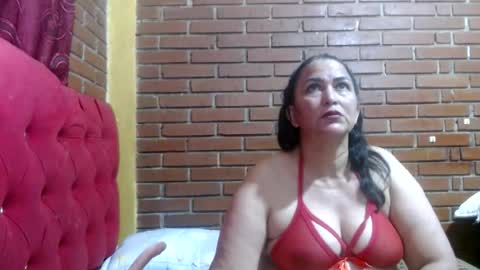 Snapshot of sara_love43 chatting on 8, 7, 2026 Sara love online show from 8, 7, 2026
