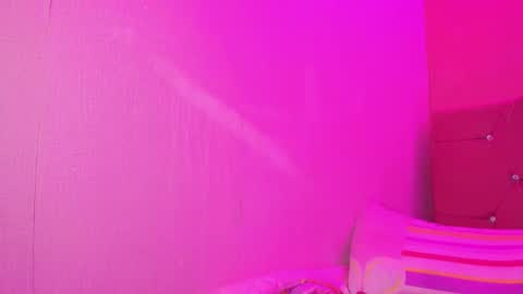 Snapshot of sara_martin18 chatting on 1, 11, 2025 sara online show from 1, 11, 2025