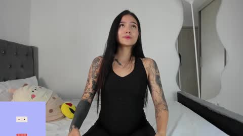 Snapshot of sara_queen9 chatting on 11, 12, 2024 Sara online show from 11, 12, 2024