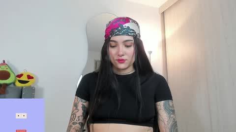 Snapshot of sara_queen9 chatting on 8, 1, 2025 Sara online show from 8, 1, 2025