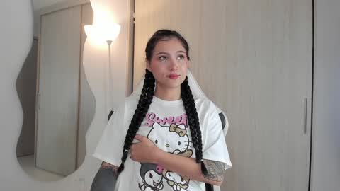 Snapshot of sara_queen9 chatting on 7, 2, 2025 Sara online show from 7, 2, 2025