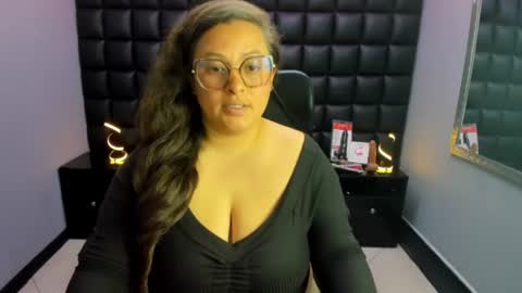 sara_thonson_ online show from 30, 6, 2026