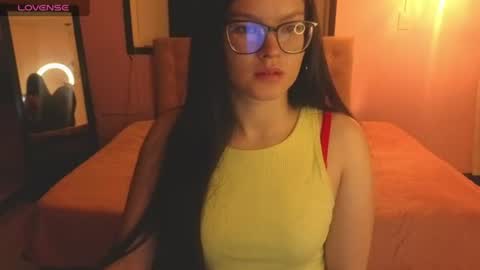 sara_valderrama_ online show from 6, 8, 2026