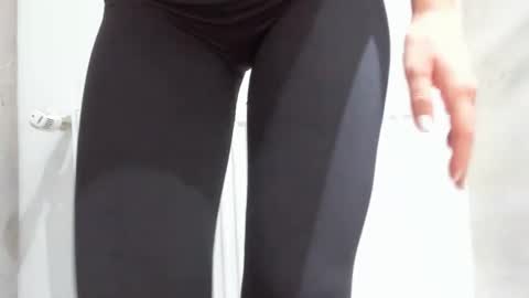 Snapshot of saraahwinstonn chatting on 19, 2, 2025 Queen Ssaraah online show from 19, 2, 2025