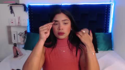 SARAHGIL online show from 8, 3, 2025