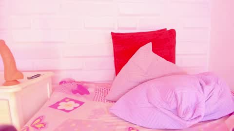 Snapshot of sarabi_ebony chatting on 11, 3, 2025 Ebony Pocahontas online show from 11, 3, 2025