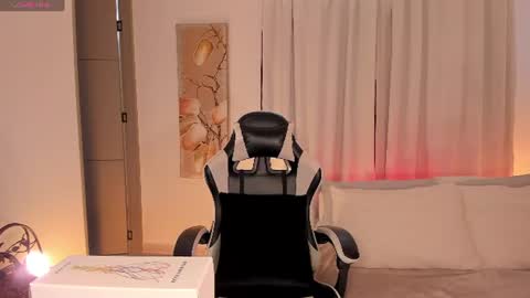 Snapshot of saracavali chatting on 18, 6, 2026 sara cavali online show from 18, 6, 2026