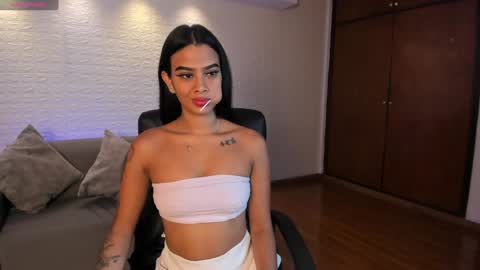 Snapshot of saracorraless chatting on 1, 2, 2025 Sara Everyday From 1430 to 2130 Col Time online show from 1, 2, 2025