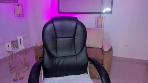 saracruz online show from 18, 3, 2026