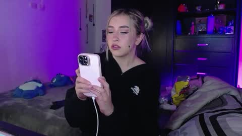 Snapshot of saradiazxxx chatting on 16, 3, 2026 saradiazxxx online show from 16, 3, 2026