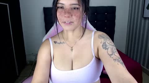 Snapshot of sarah__moon1 chatting on 12, 2, 2025 Sarah Moon online show from 12, 2, 2025