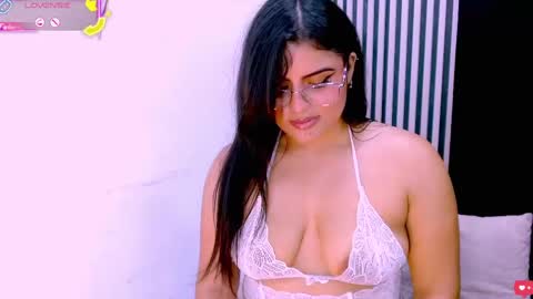 Snapshot of sarah_cream chatting on 19, 9, 2025 Sarah online show from 19, 9, 2025