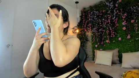 Sarah Deyvis online show from 16, 12, 2025