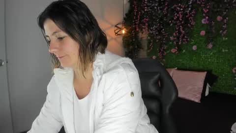 Sarah Deyvis online show from 16, 2, 2026