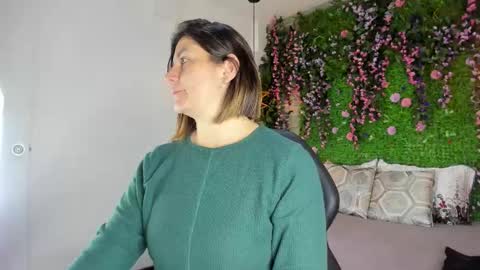 Sarah Deyvis online show from 10, 3, 2026