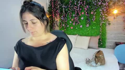 Sarah Deyvis online show from 26, 3, 2026