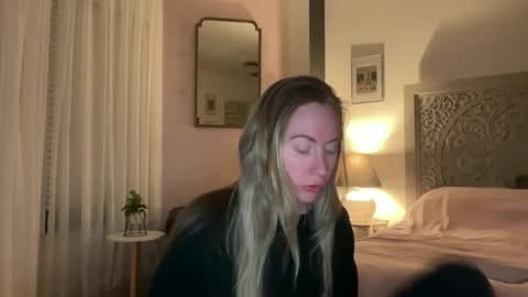 Snapshot of sarahgiroux86 chatting on 10, 6, 2026 Sarah online show from 10, 6, 2026