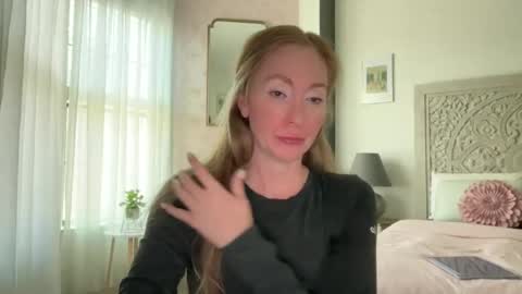 Snapshot of sarahgiroux86 chatting on 13, 6, 2026 Sarah online show from 13, 6, 2026
