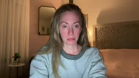 Snapshot of sarahgiroux86 chatting on 14, 6, 2026 Sarah online show from 14, 6, 2026