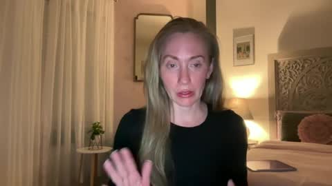 Snapshot of sarahgiroux86 chatting on 16, 6, 2026 Sarah online show from 16, 6, 2026