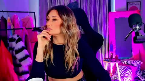 Divine Sarah NONUDE model online show from 3, 5, 2026