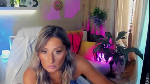 Snapshot of sarahholly chatting on 10, 7, 2026 Divine Sarah NONUDE model online show from 10, 7, 2026