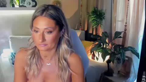 Snapshot of sarahholly chatting on 14, 7, 2026 Divine Sarah NONUDE model online show from 14, 7, 2026