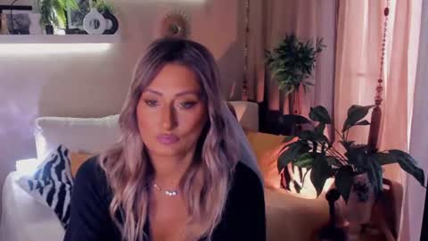 Snapshot of sarahholly chatting on 19, 7, 2026 Divine Sarah NONUDE model online show from 19, 7, 2026