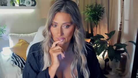 Snapshot of sarahholly chatting on 30, 7, 2026 Divine Sarah NONUDE model online show from 30, 7, 2026