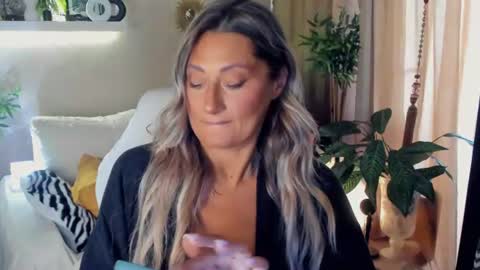 Snapshot of sarahholly chatting on 31, 7, 2026 Divine Sarah NONUDE model online show from 31, 7, 2026