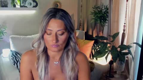 Snapshot of sarahholly chatting on 8, 8, 2026 Divine Sarah NONUDE model online show from 8, 8, 2026