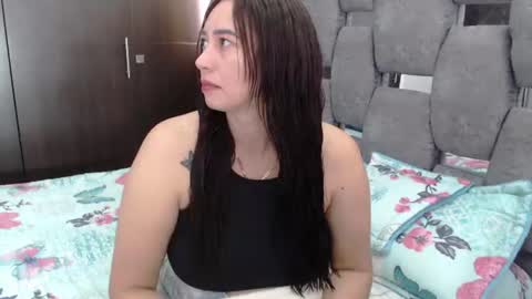 Snapshot of sarahott_1 chatting on 25, 6, 2026 Lia online show from 25, 6, 2026