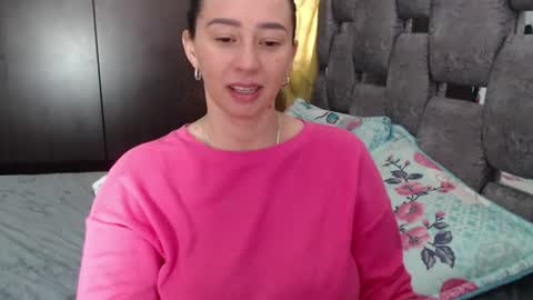 Snapshot of sarahott_1 chatting on 16, 7, 2026 Lia online show from 16, 7, 2026