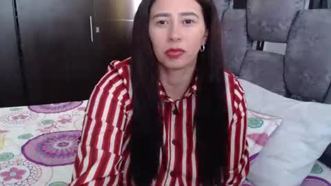 Snapshot of sarahott_1 chatting on 3, 8, 2026 Lia online show from 3, 8, 2026