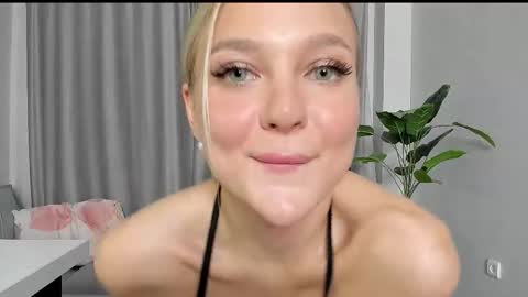 Snapshot of sarahphyllis chatting on 23, 9, 2025 sarahphyllis online show from 23, 9, 2025