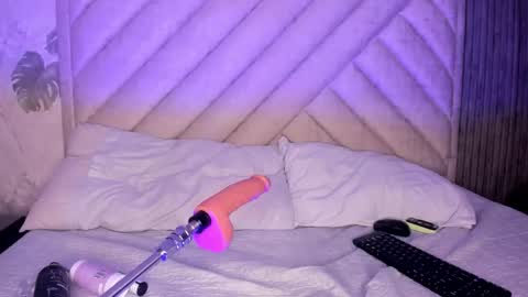 Snapshot of sarahrizof chatting on 15, 3, 2026 Sara online show from 15, 3, 2026