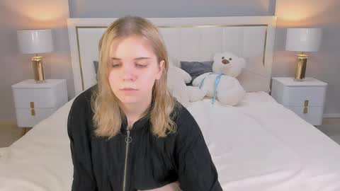 sarahwantslove online show from 27, 3, 2026