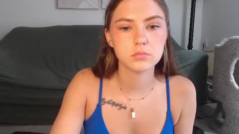 Snapshot of sarahxaoliver1 chatting on 8, 7, 2026 SarahxOliver online show from 8, 7, 2026