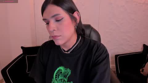 Sarah  independent model online show from 5, 5, 2026