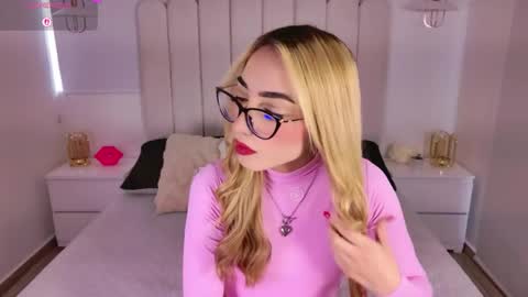 Sara jones   online show from 23, 4, 2026
