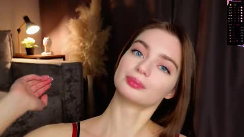 Snapshot of sarakinsly chatting on 19, 12, 2025 Rosie online show from 19, 12, 2025