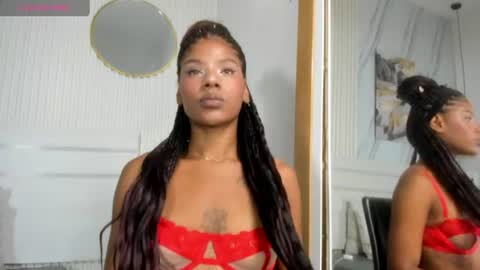 Snapshot of saralewwis chatting on 29, 6, 2026 Sara Lewis online show from 29, 6, 2026