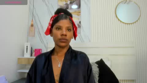 Snapshot of saralewwis chatting on 23, 7, 2026 Sara Lewis online show from 23, 7, 2026