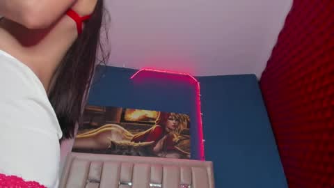 Snapshot of sararoy_ chatting on 28, 12, 2024  Sara  online show from 28, 12, 2024